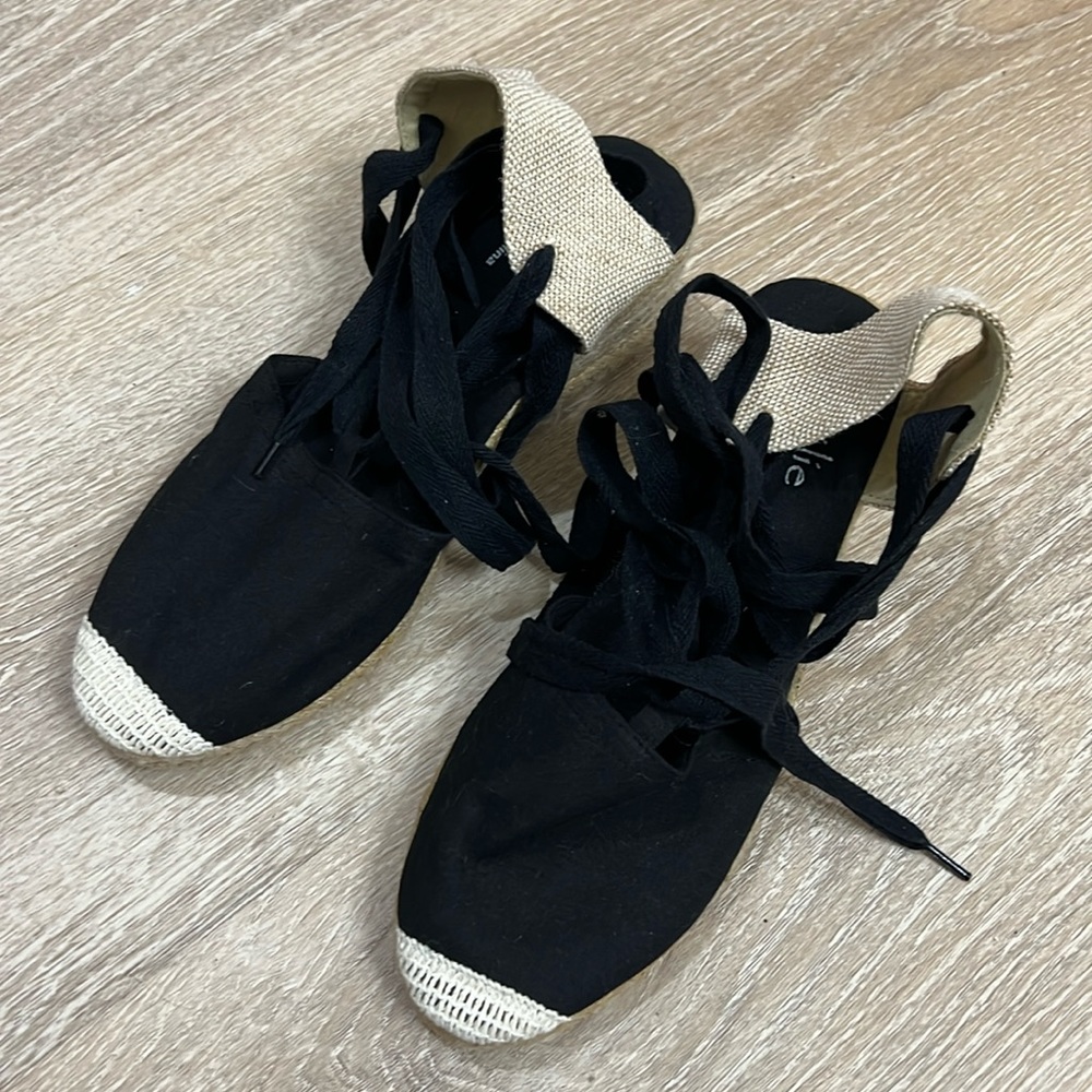 Black espadrille
